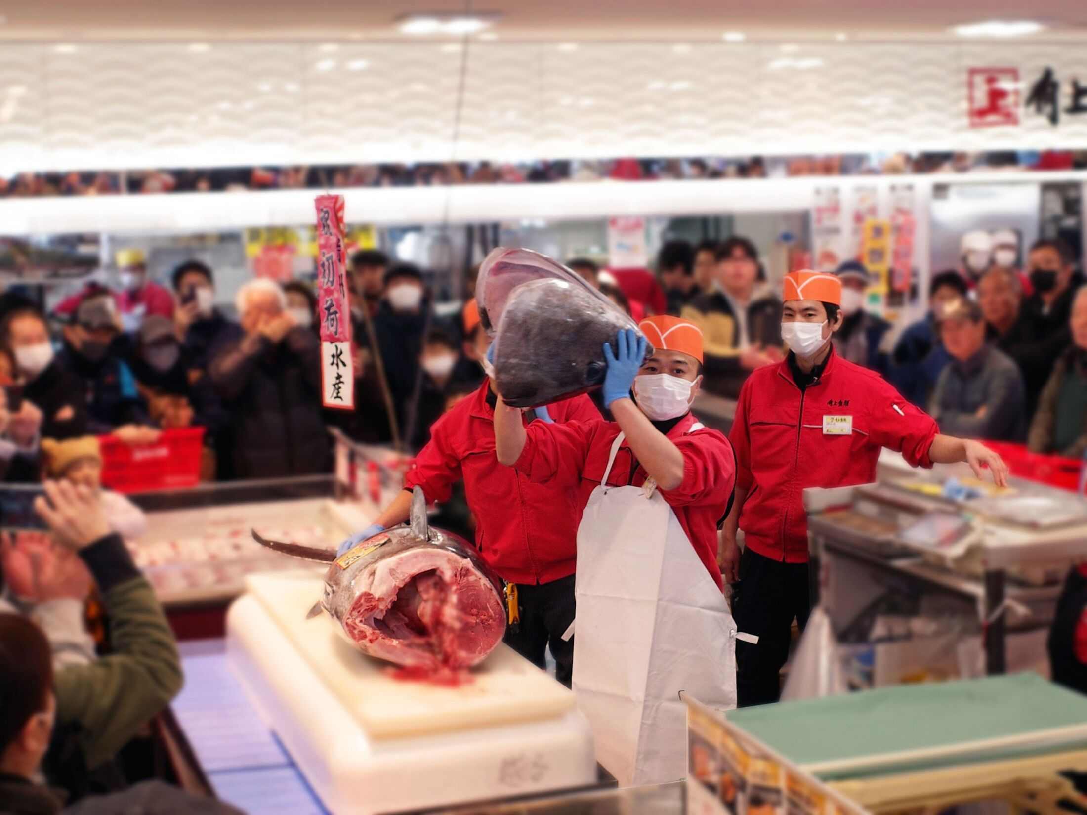 なぜ、角上魚類は「海なし県」にばかり出店しているのか 「サカナ離れ」の時代に絶好調を続ける納得のカラクリ（文春オンライン）