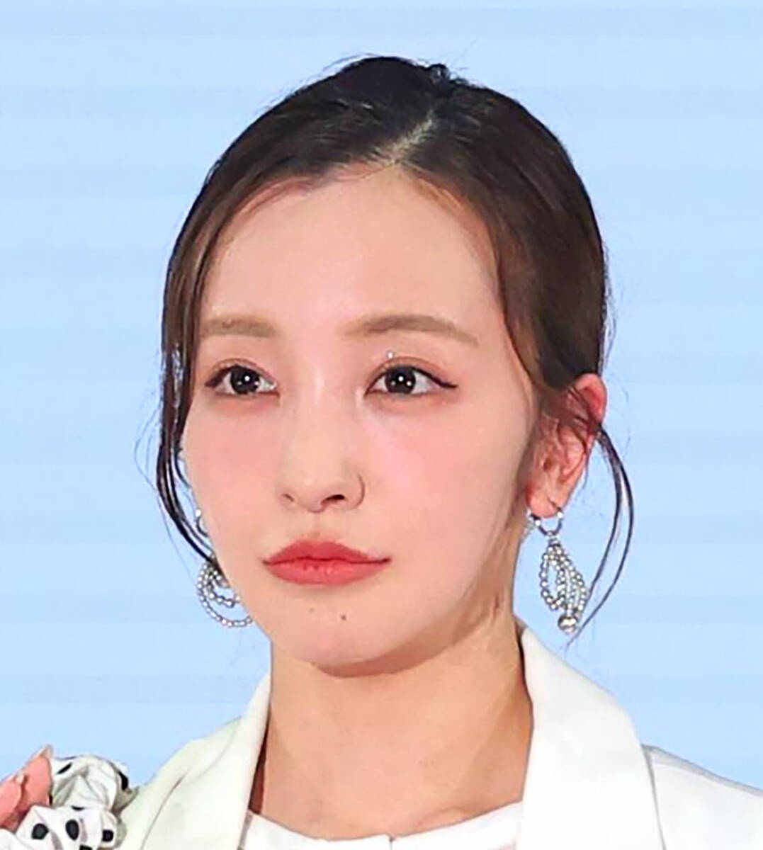 板野友美 19年間所属のホリプロ退社と独立を報告 昨年に芸能活動20周年を迎え「もう一歩、自分で進んでみたい」(スポーツ報知)